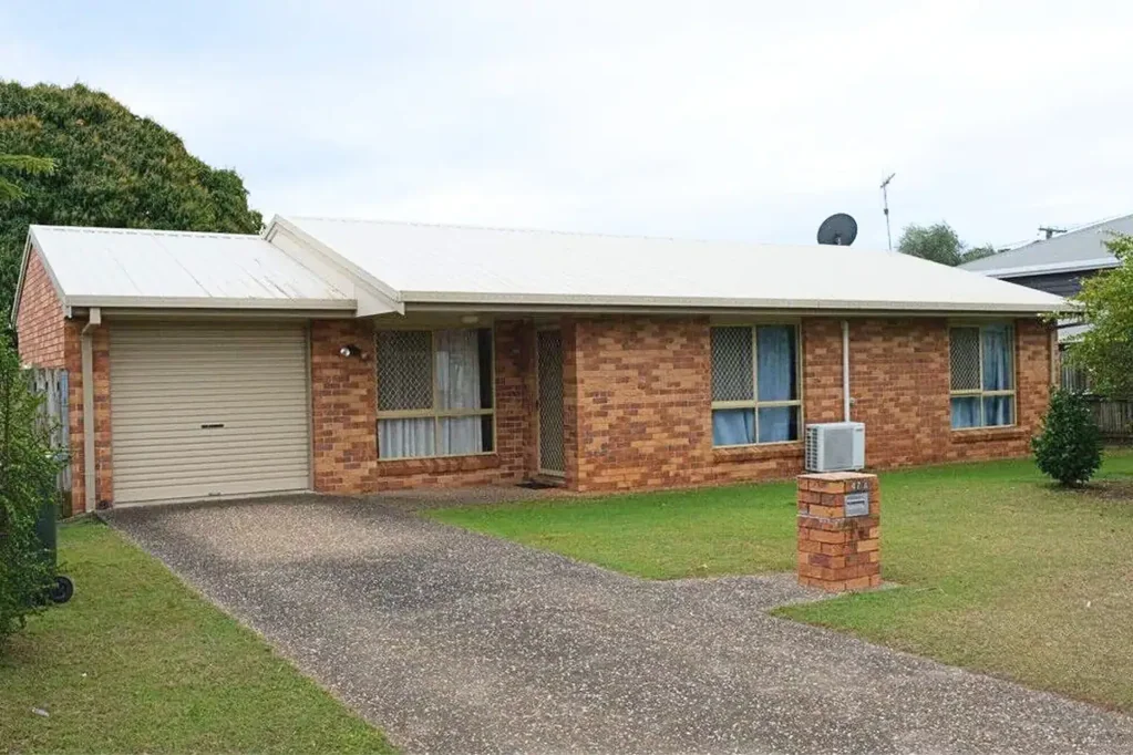 COMFORTABLE, LOW-MAINTENANCE LIVING IN A CONVENIENT WALKERVALE LOCATION