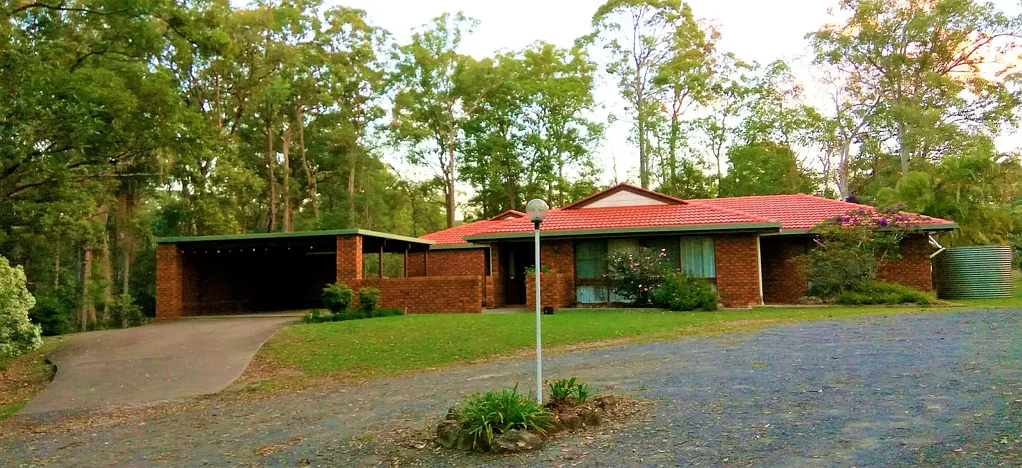 Executive Acreage in the Mansfield School Catchment!