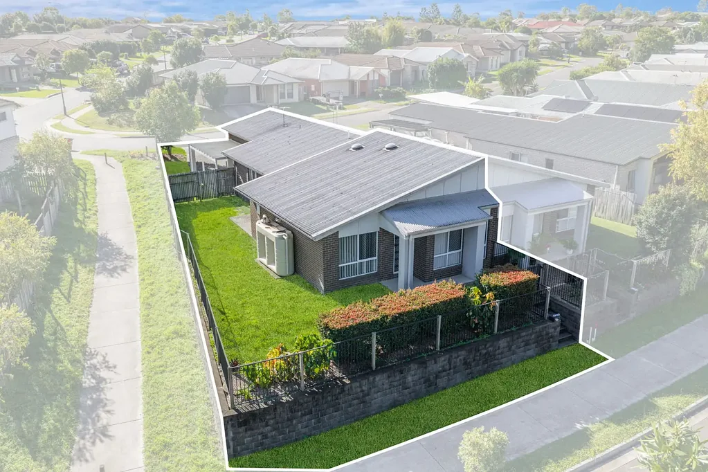 Redbank Plains 3침실 Freshly Updated & Ready to Move In.
