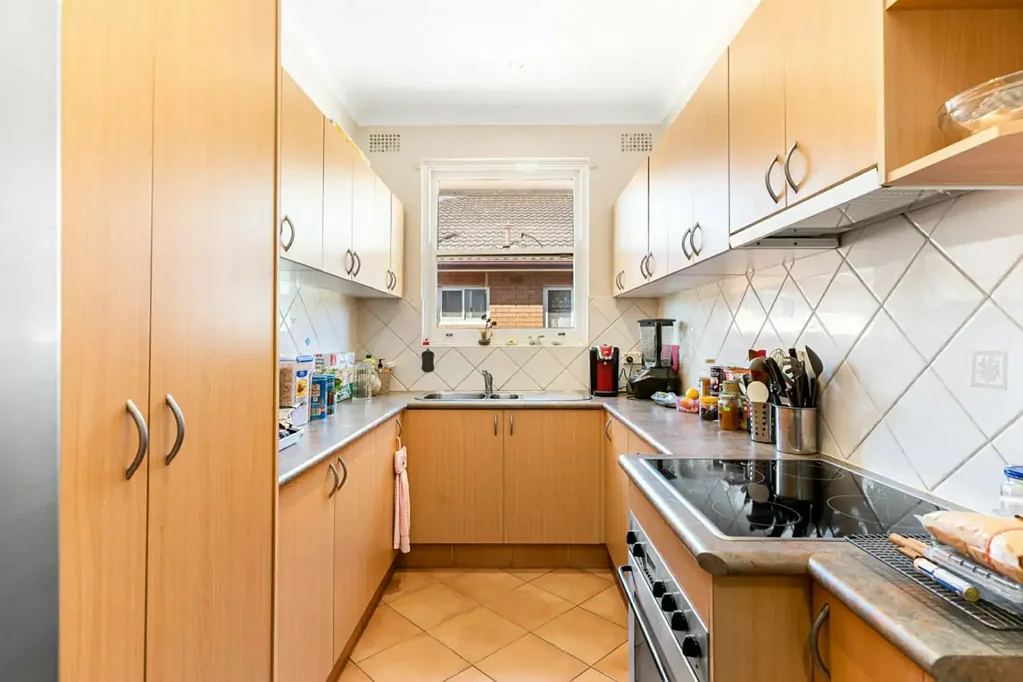 PRIVATE AND SECURE TWO BEDROOM APARTMENT IN A POPULAR LOCATI