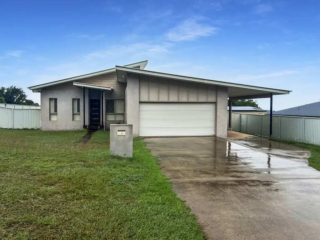 1 Sharon Crescent, Kingaroy, QLD 4610