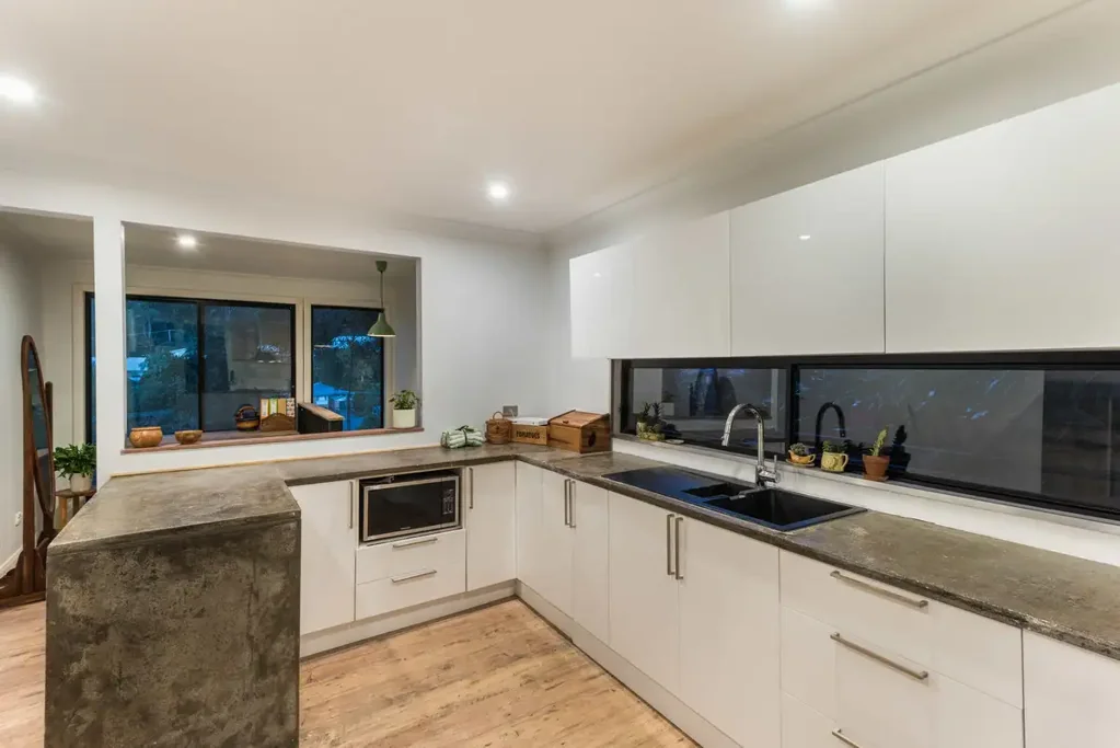 Ultra modern split level apartment
