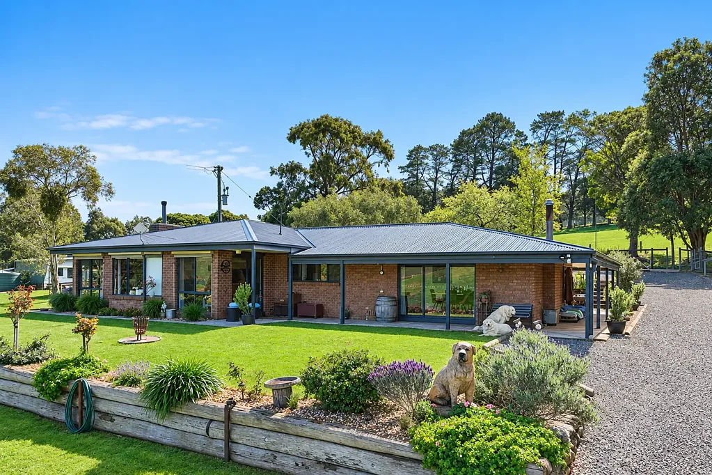 Leongatha North  Country Living, Just Minutes Away