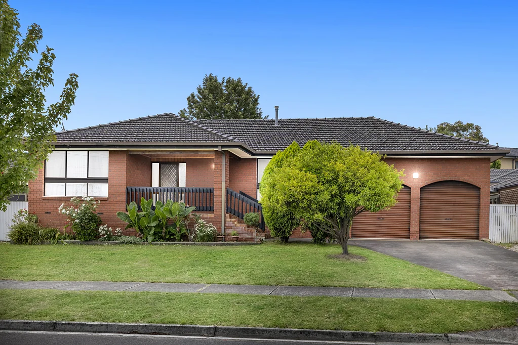 4 Silverton Drive, Ferntree Gully, VIC 3156