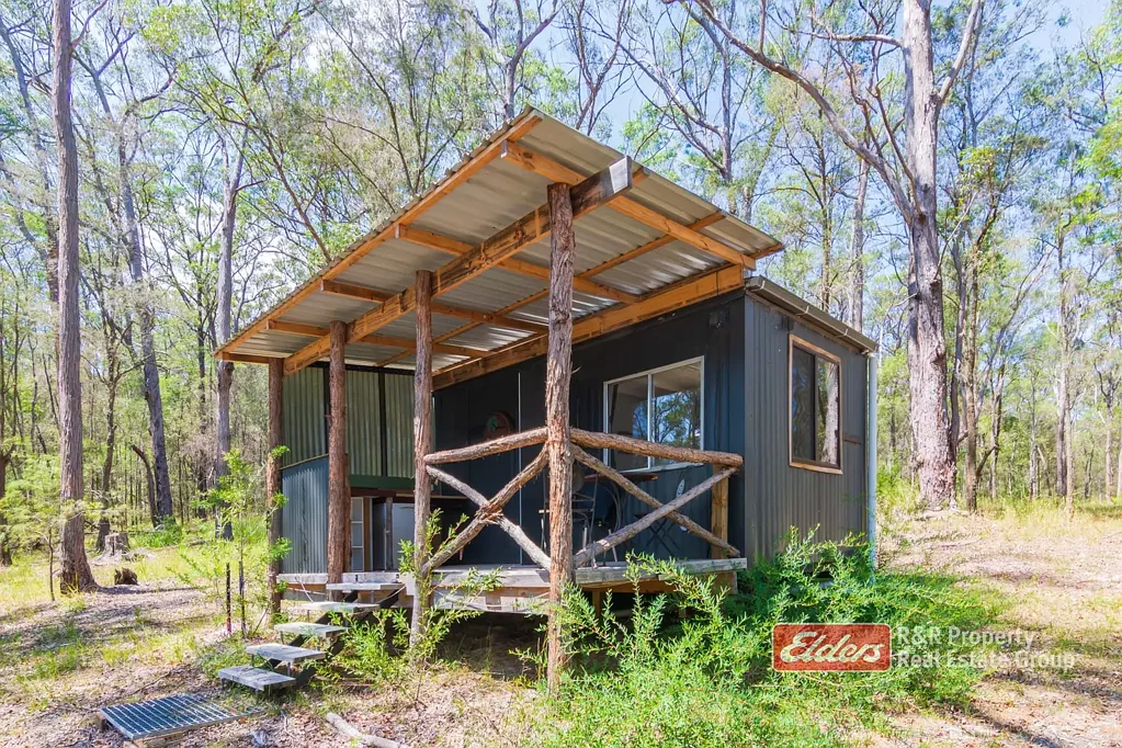 Girvan  100 Acre Off-Grid Getaway!