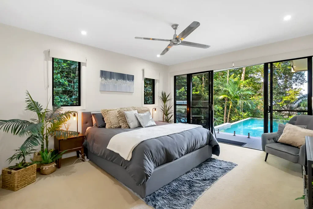 Mooroobool 4Kwarto City View Estate | Executive Tropical Retreat with Breathtaking Views
