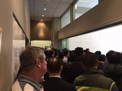 拍卖现场直击 | 人气十足但清盘率低至四成，高价流拍成新现象！