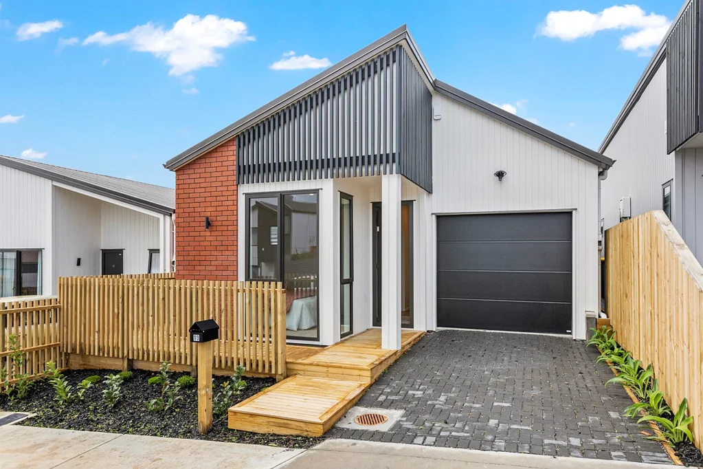33 Puhikawa Street, Massey, Waitakere City, Auckland