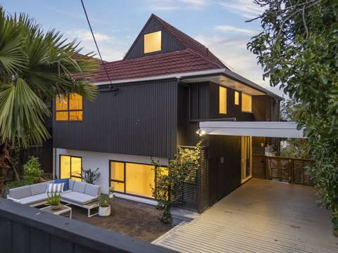 Devonport 3房  Prime Location + Endless Potential in Cheltenham!