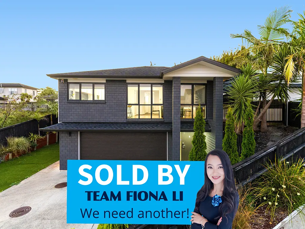 12 San Casello Rise, Henderson Heights, Waitakere City, Auckland