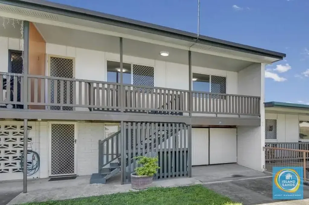 AIR CONDITIONED 2 BEDROOM UNIT WITH RUMPUS ROOM