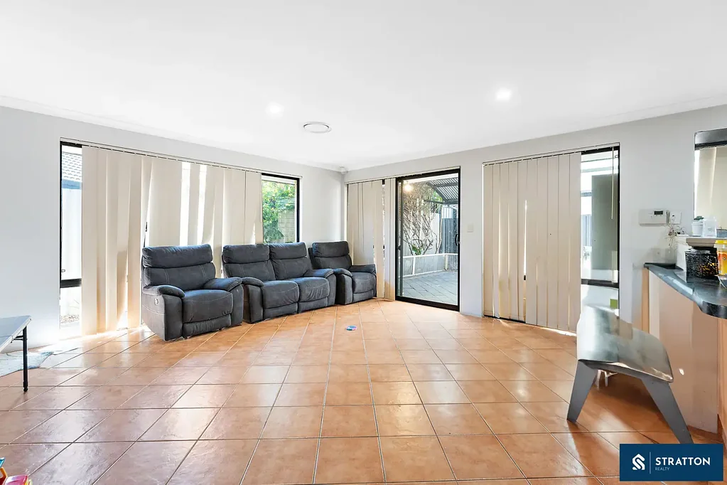 Lynwood 4कमरा Impressive 4-Bedroom, 2-Bathroom Home on 502sqm Block in Prime Location!!