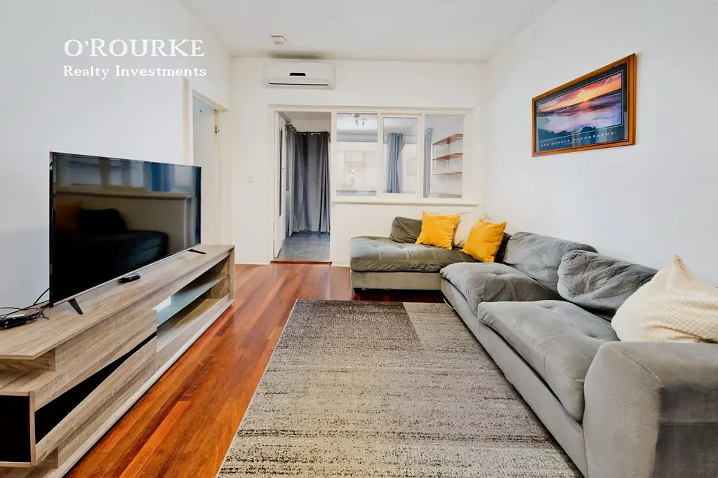 Fully Furnished Coastal Retreat - Steps from Scarborough Beach