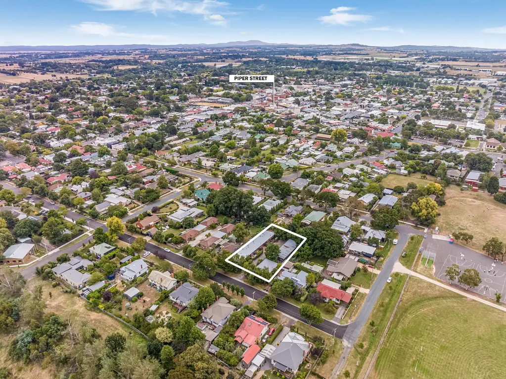 Units 1/8, 21-23 Maxwell Street, Kyneton, VIC 3444