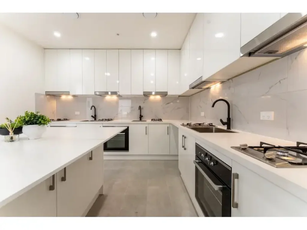 Modern spacious room in a near new build.