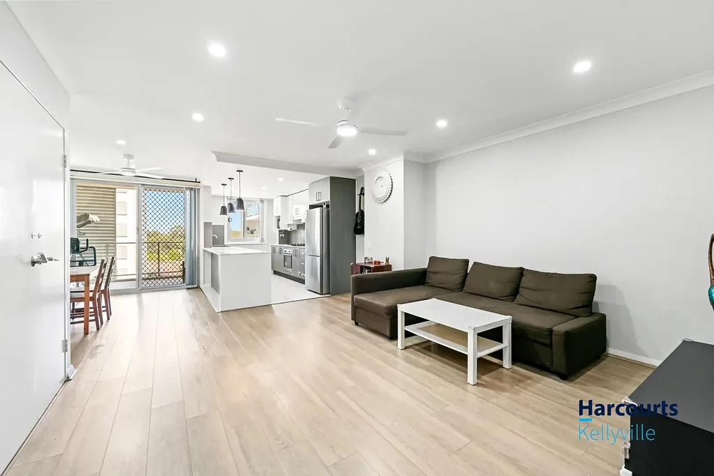 Toongabbie 2 Slaapkamer 2 Bed with Study perfect as a Third Bedroom