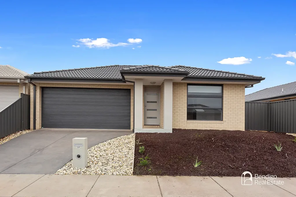 MODERN FAMILY HOME WITH LOW-MAINTENANCE LIVING IN HUNTLY