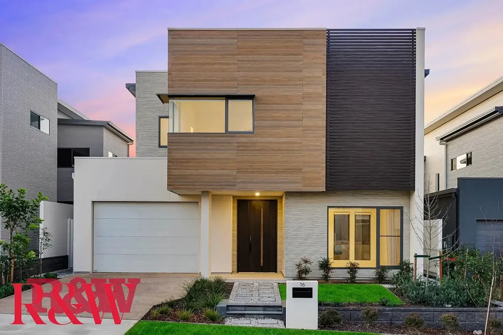 PRISTINE PROPERTY IN NORMAN ESTATES !!