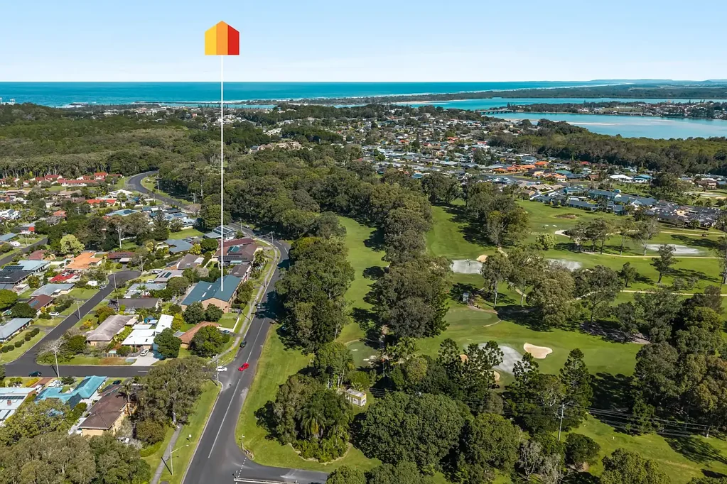 East Ballina 3બેડરૂમ East Ballina Living Opposite the Golf Course