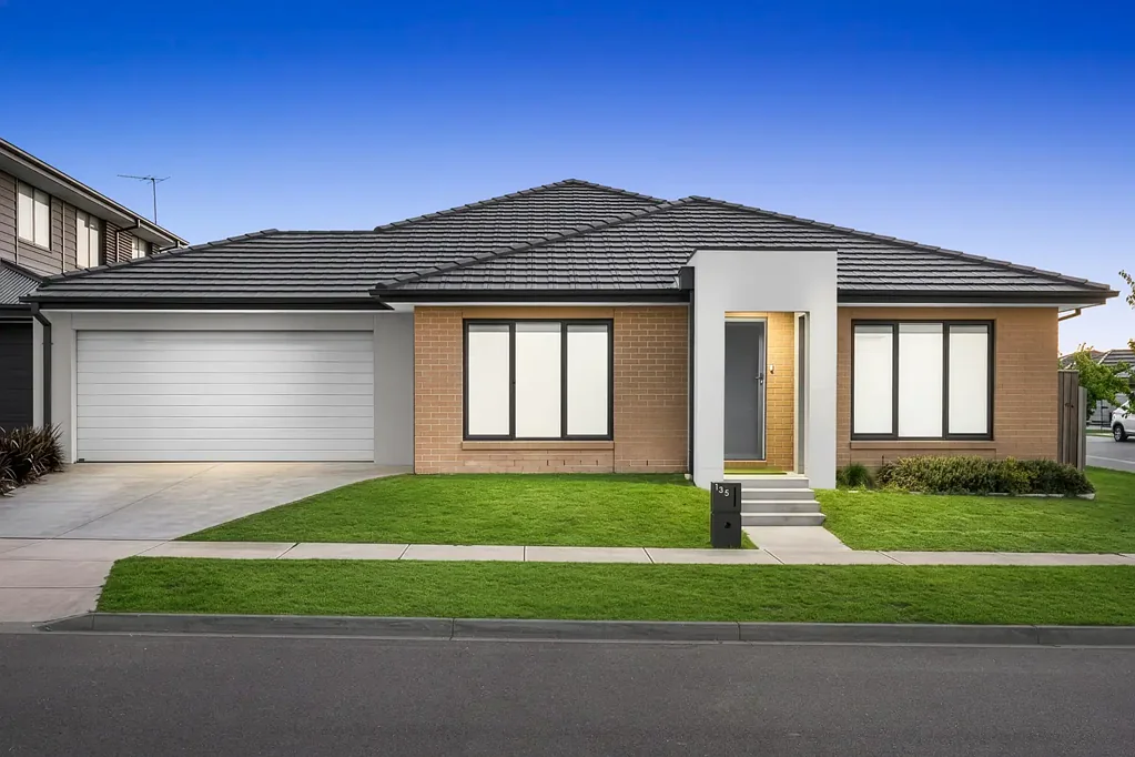 Manor Lakes 3ਬੈੱਡਰੂਮ Modern Family Living in a Prime Manor Lakes Pocket!