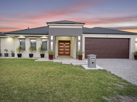 Caversham 5 Bedroom The Whole Package - Luxury, Space & Comfort on a Cracker 540sqm Block!
