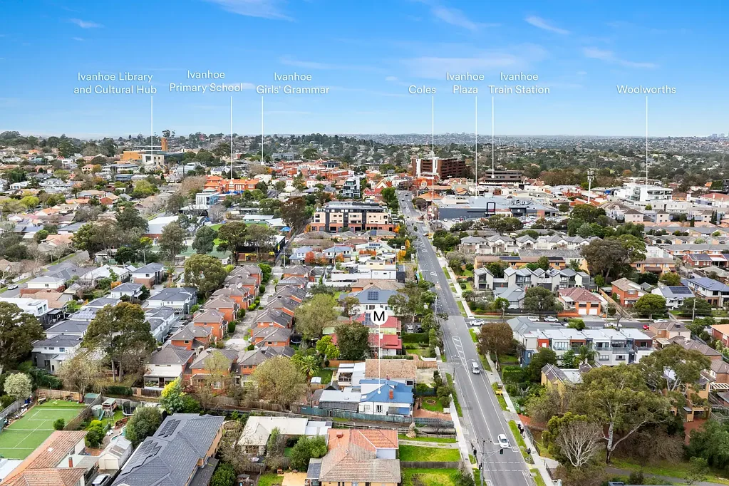 Ivanhoe 4chambre A Coveted Ivanhoe Address with Exceptional Potential