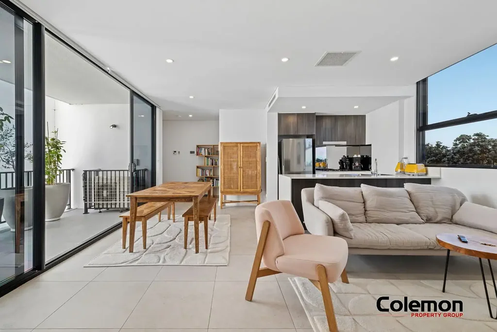 Belmore 2房  Light filled Apartment Offering Stunning Views and Privacy