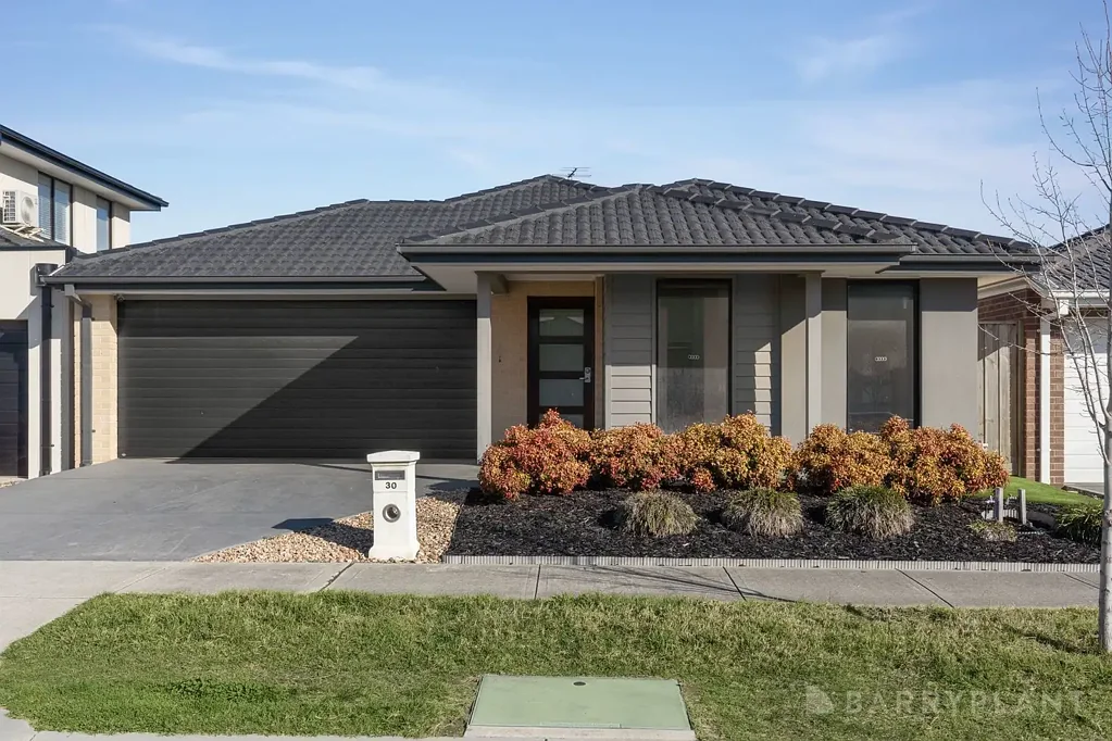 30 Guernsey Street, Clyde North, VIC 3978