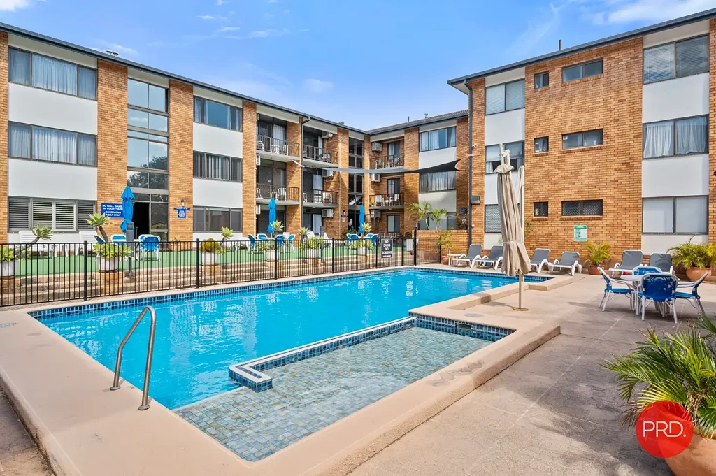 HOLIDAY LIVING, ALL YEAR ROUND. SECURE COMPLEX.