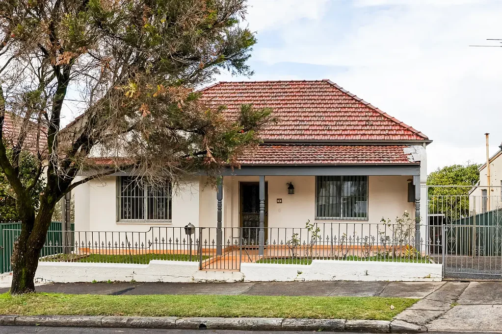 Marrickville 4Habitaciones Freestanding family home on tightly held street
