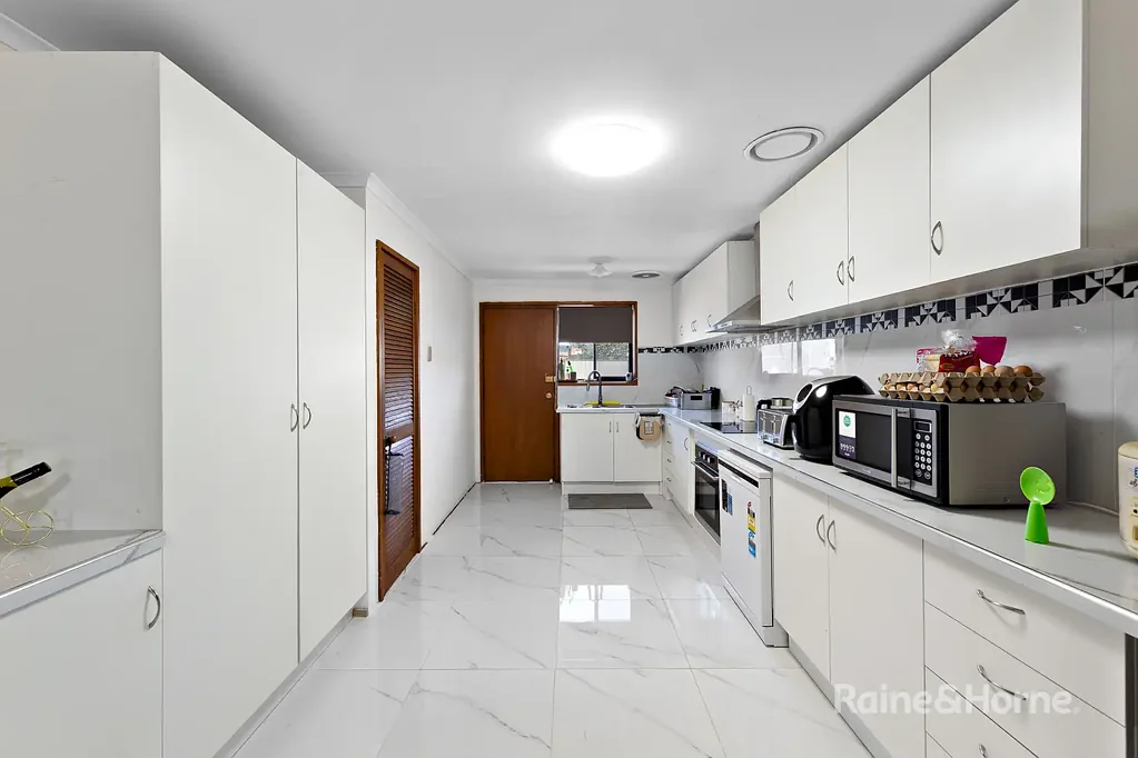 15 Axford Road, Kings Park, VIC 3021