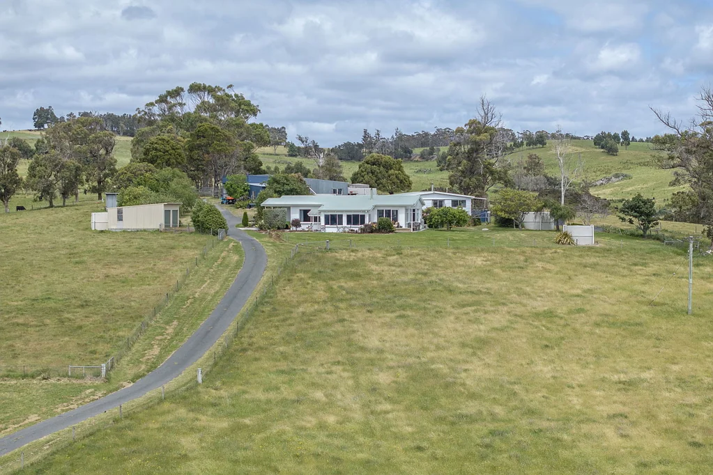 Bridport 4部屋 A Rare Opportunity in Bridport – 33 Acres with Stunning Views