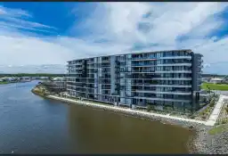 1515/6 Sickle Avenue, Hope Island