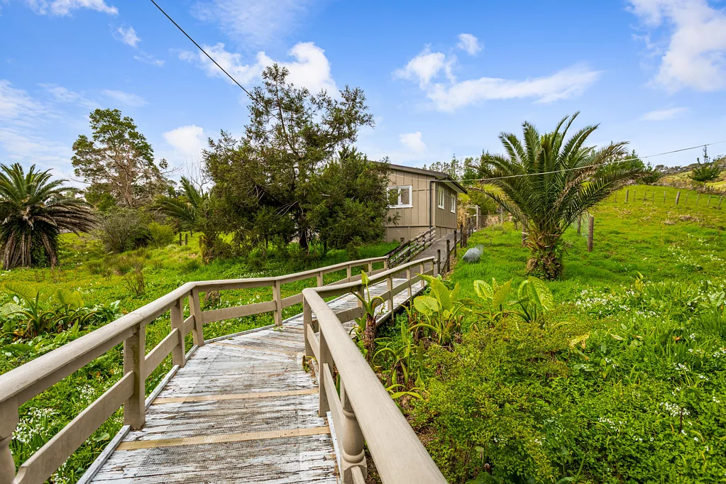 Charming Rural Cottage in Swanson | Peaceful Living Close to Everything