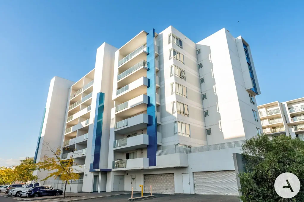 Belconnen 2ห้องนอน Stylish Living with Large Courtyard in the Heart of Belconnen - Move-in Ready!