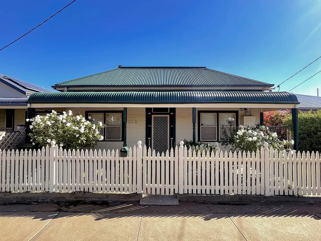220 Wills Street, Broken Hill, NSW 2880
