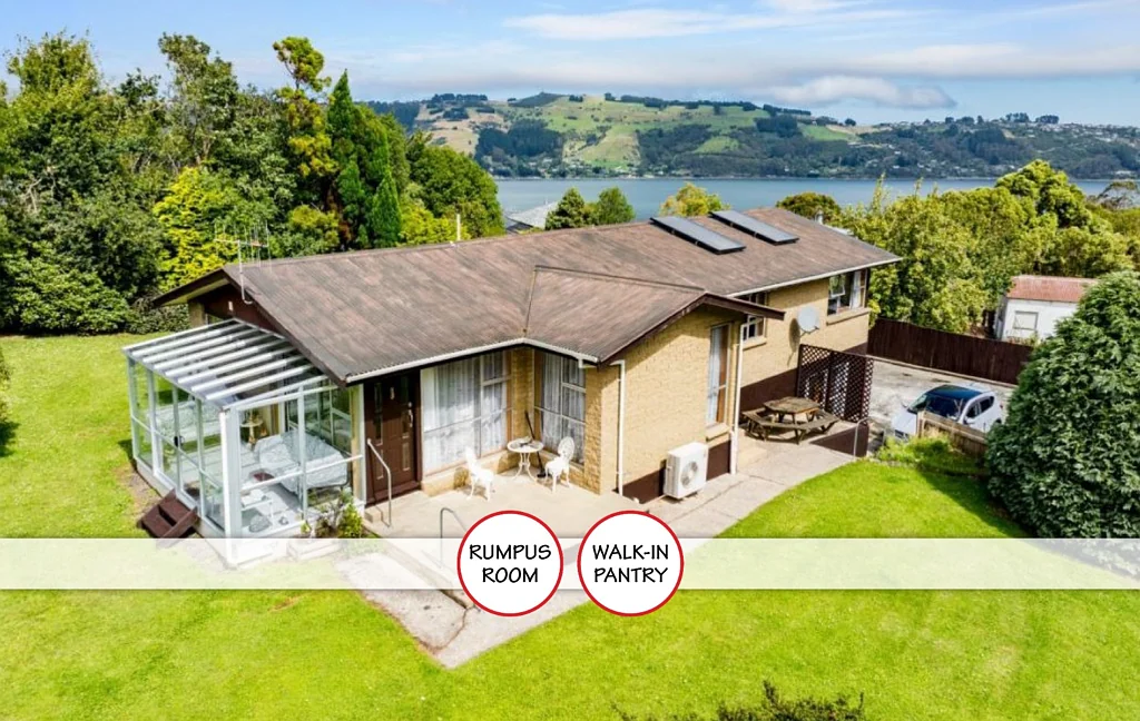 Private Family Retreat with Harbour Views in Sought-After Maia