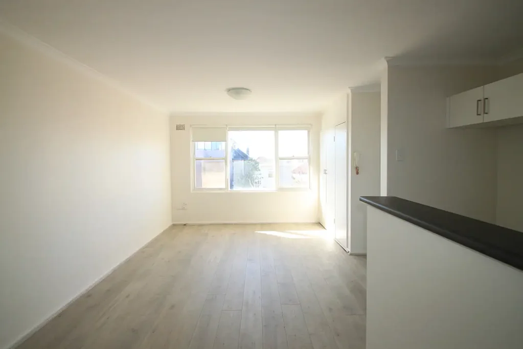 City Skyline Views | Renovated Top-Floor Two-Bedroom Apartment