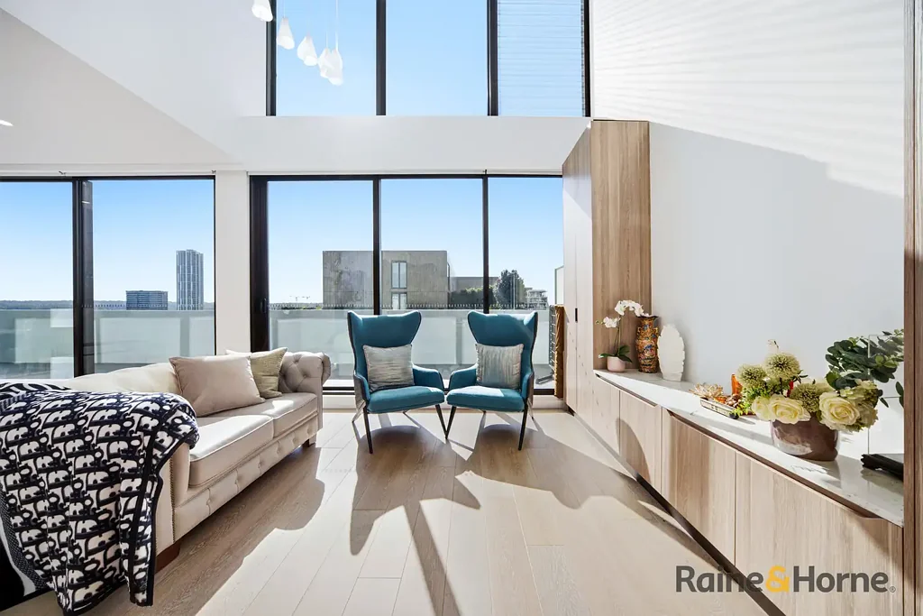 Macquarie Park 4ห้องนอน Luxury Dual-Level Penthouse | 4 Bed + 4 Bath + 2 Car | Custom Designed | North-East Facing