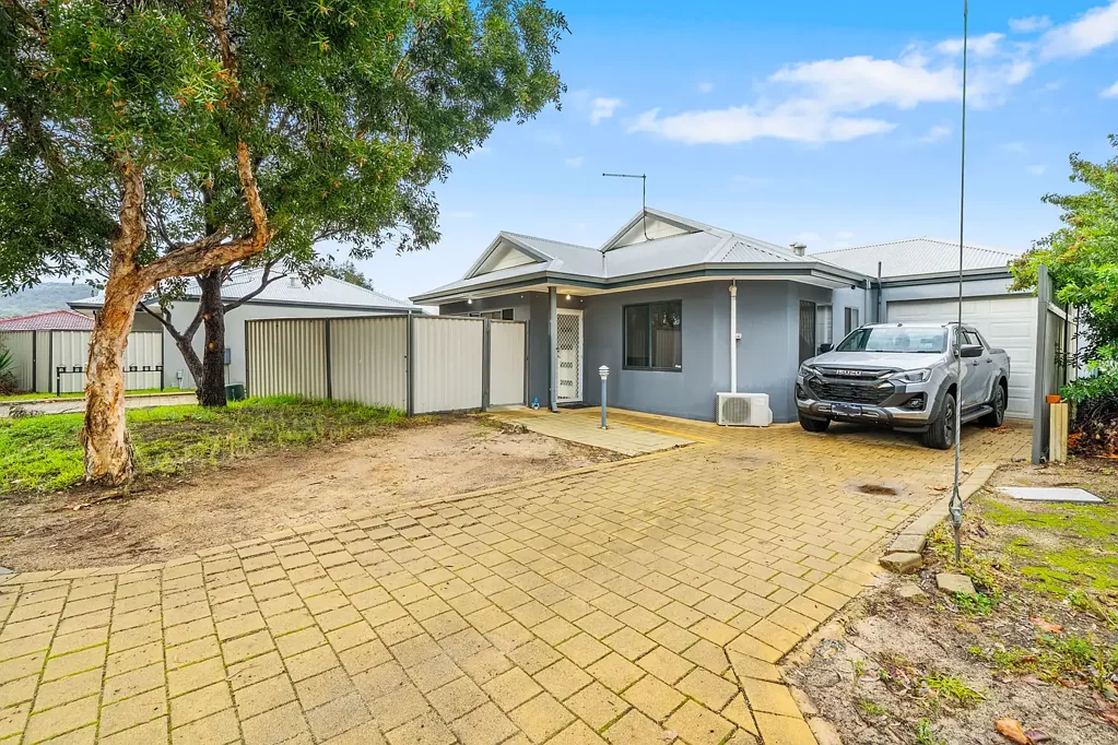 Kelmscott 3ห้องนอน Low maintenance unit in convenient location.