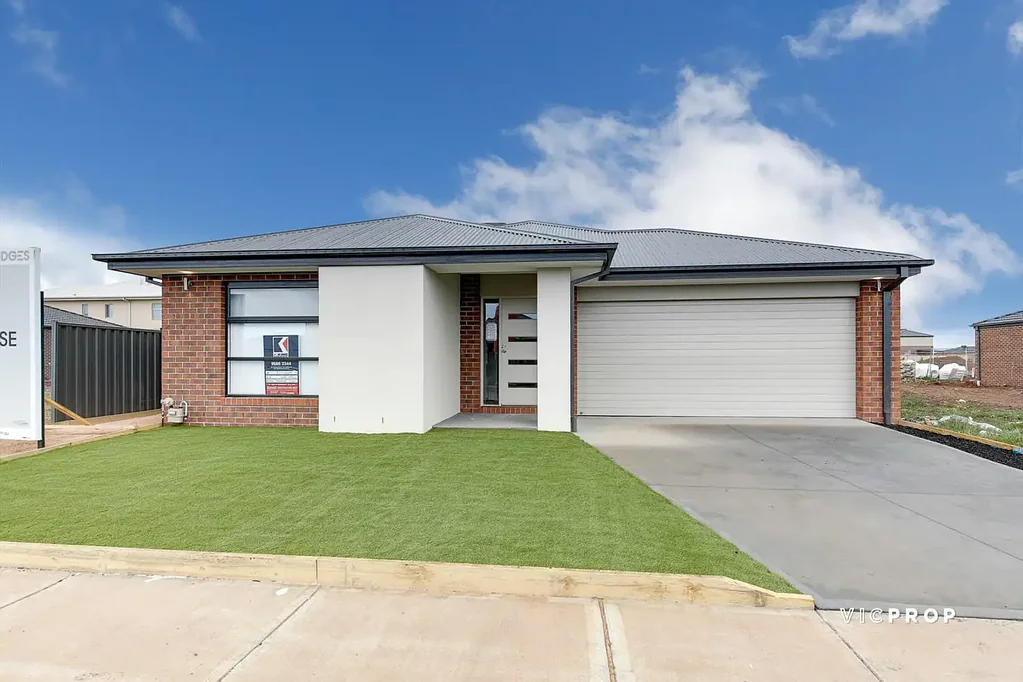 Stunning Family Living in New Gate Estate