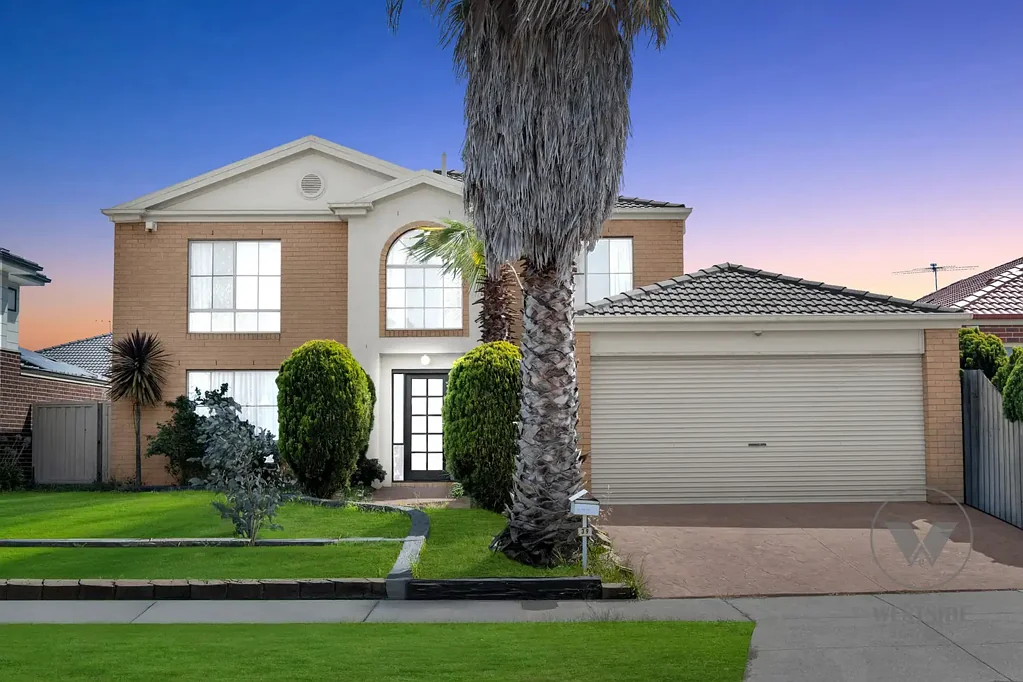 Roxburgh Park 5બેડરૂમ Grand Family Living in Prime Location on 595m² (approx.)