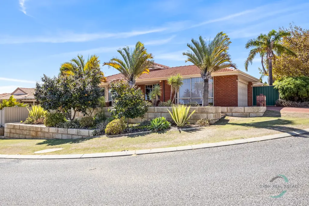 LARGE 4x2 FAMILY HOME - BEAUTIFUL LOCATION!