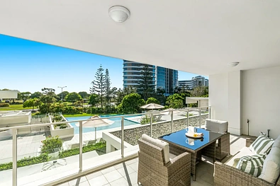 Coolangatta 2Zimmer OPEN PLAN BEACHSIDE LIVING WITH PERFECT SEPARATION