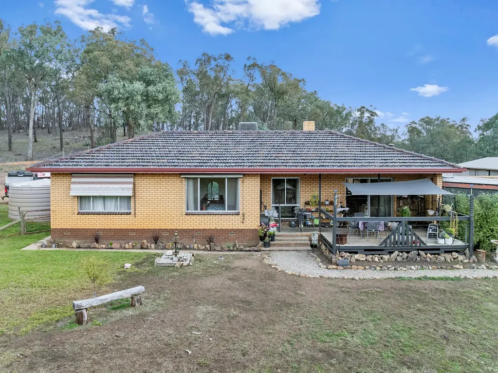 Upper Lurg  A Hidden Rural Sanctuary in North East Victoria  --  32.9 Acres