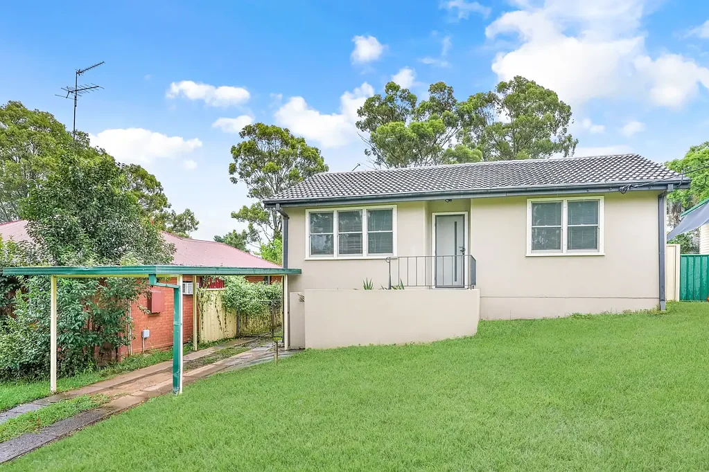 Warm & Welcoming 4-Bedroom Rental – Perfect for Families!