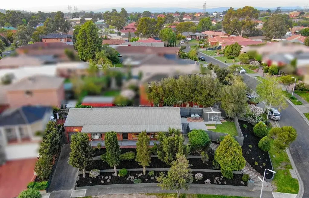 Spacious Family Living in a Convenient South Morang Location
