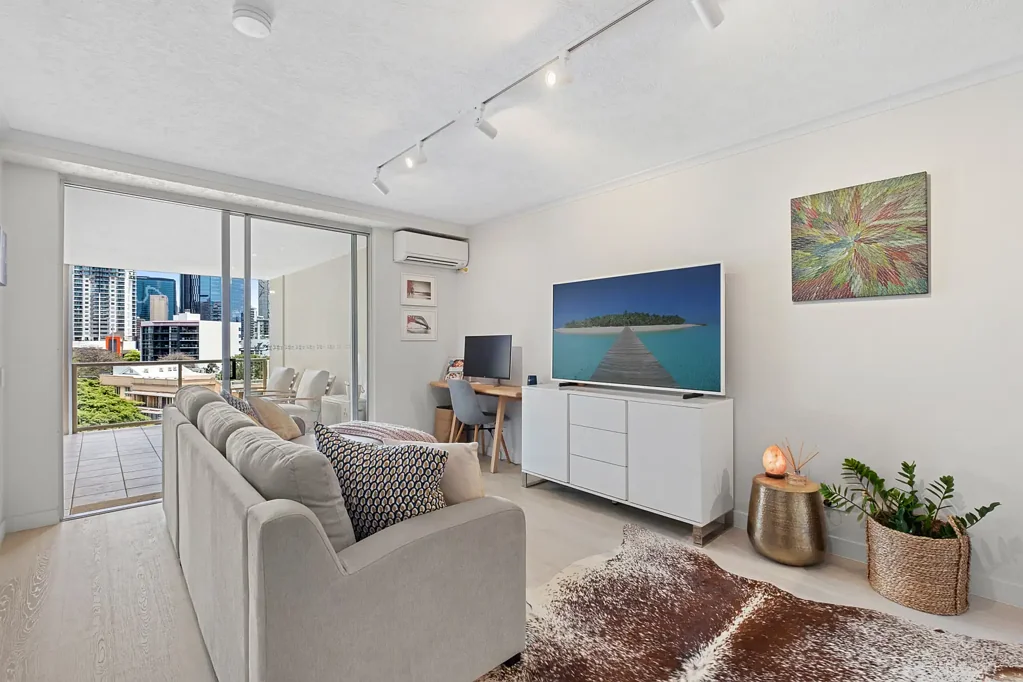Fully Furnished Apartment in Catherdal Place