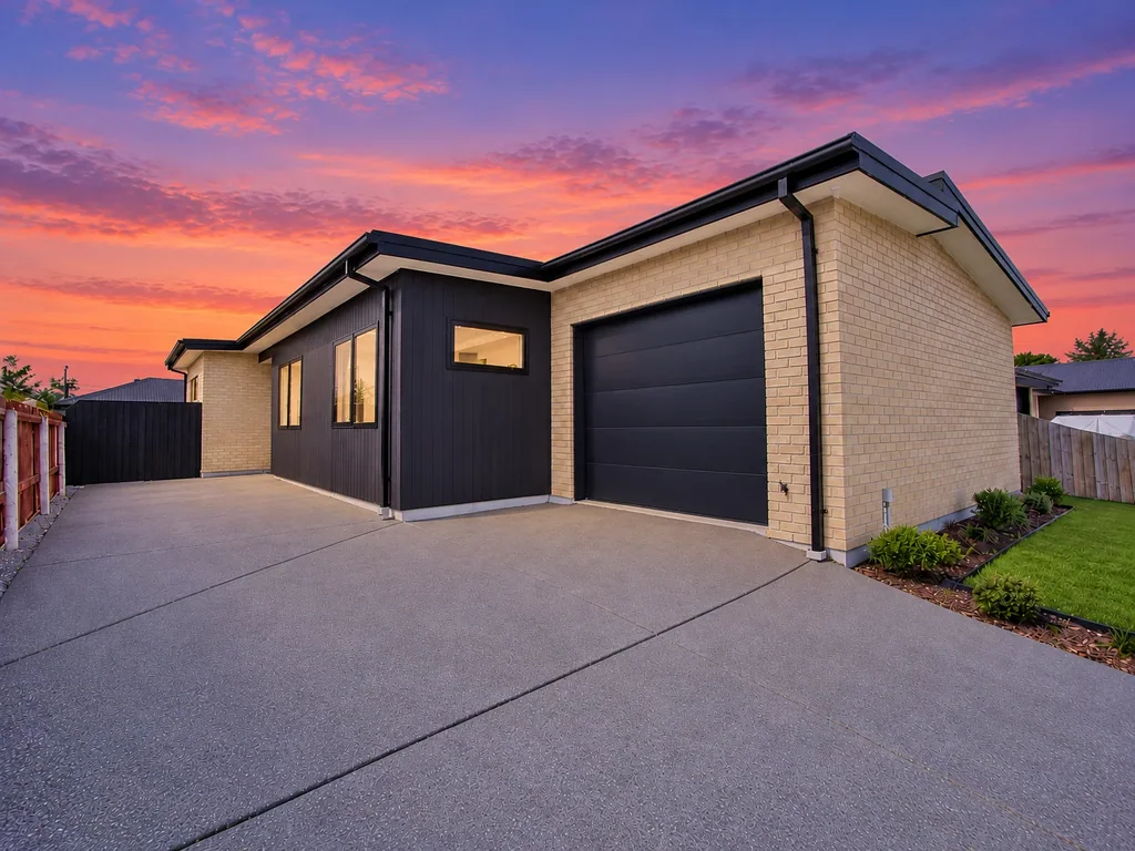 Woolston 3 Bedroom Rare Find! 2021 Built & Standalone