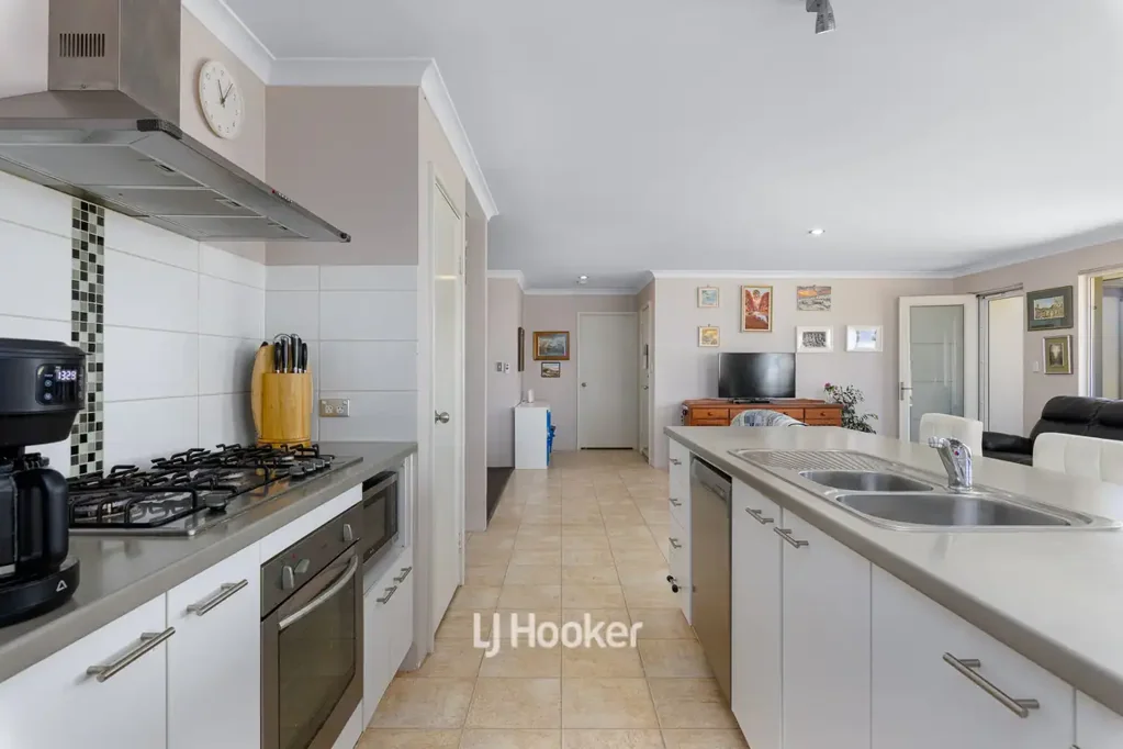 141 Braidwood Drive, Australind, WA 6233